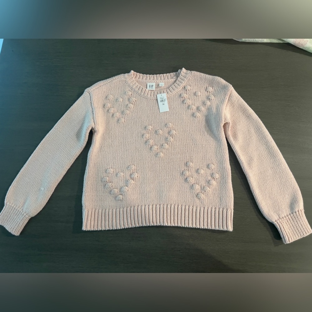 Delicate girl sweater in light pink. Gap size 10